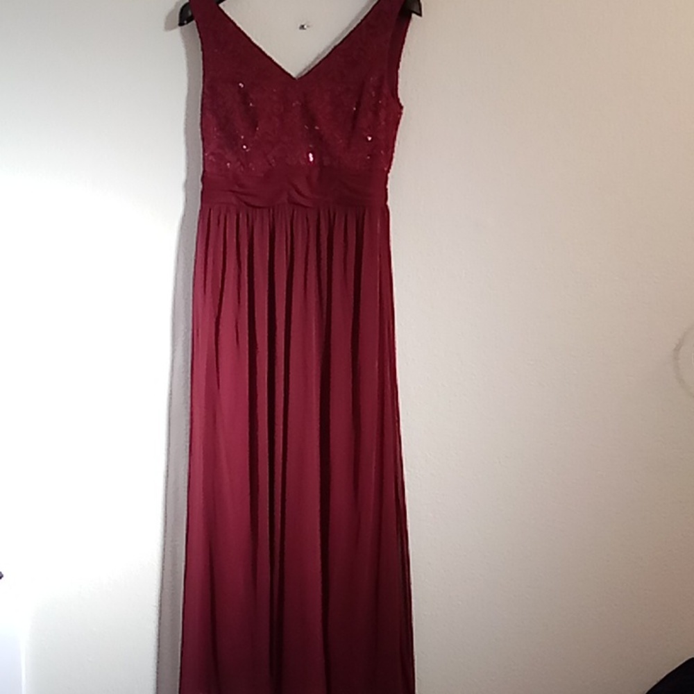 DB Studio  size 14 Lace sequins wine color (B12) Formal